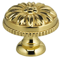 Item No.9130 (Classic Cabinet Knob - Solid Brass) in finish US3 (Polished Brass, Lacquered)